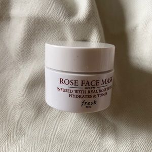 3/30$ 🌼 Fresh rose face mask